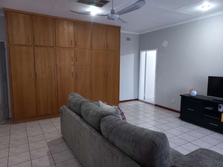 5 Bedroom Property for Sale in Blydeville Northern Cape